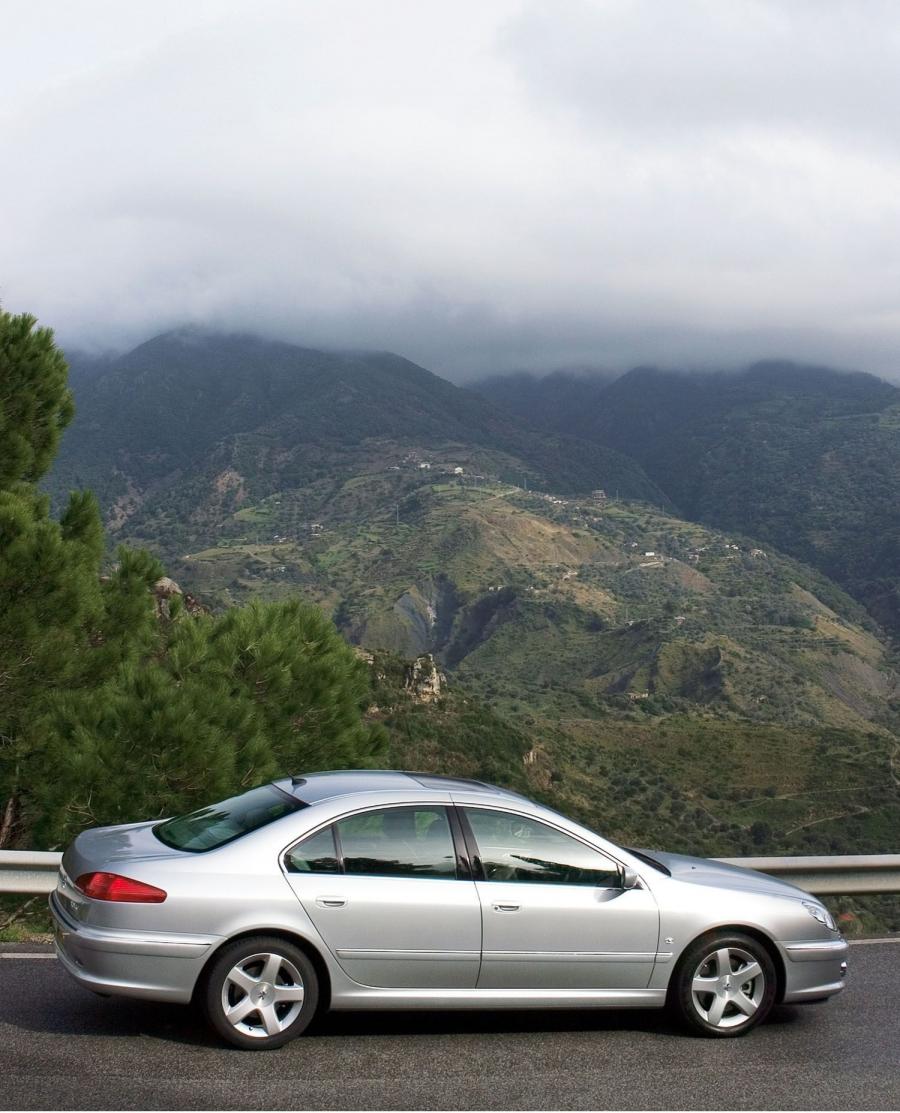  Peugeot 607 2004 года  (фото 20 из 26)